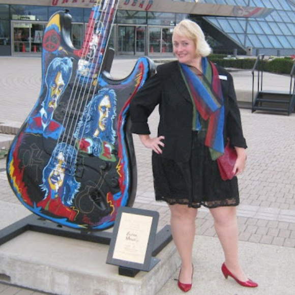 Meet your Posher, Cheryl - Picture 1 of 1